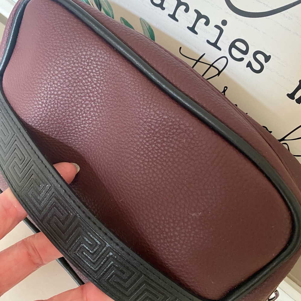 Versace Pink and Burgundy His/Her Toiletry Makeup Travel Bag Set - Picture 10 of 12